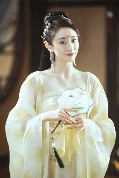 看完《悬崖之上》发现了宝藏演员安冬 娇俏大小姐人设带感_凤凰网