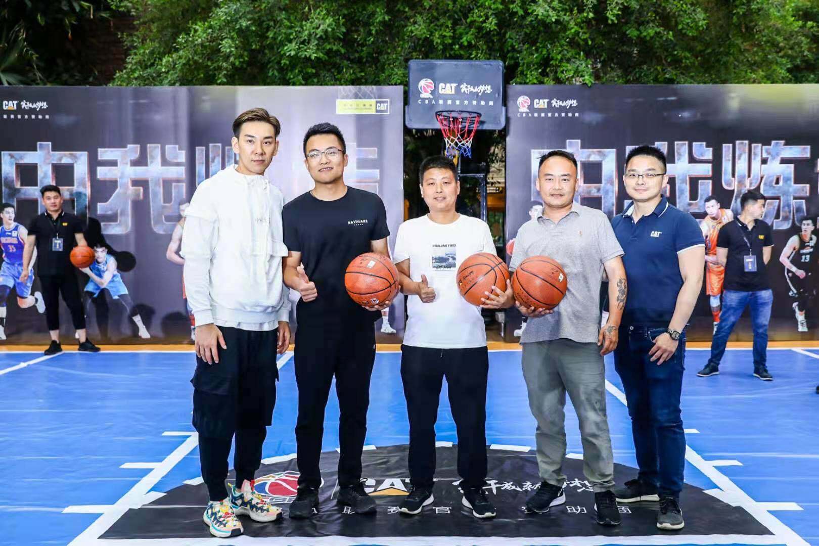 冯欣,许钟豪,李金效亮相球星见面会 牢记失利的疼痛感继续实干__凤凰