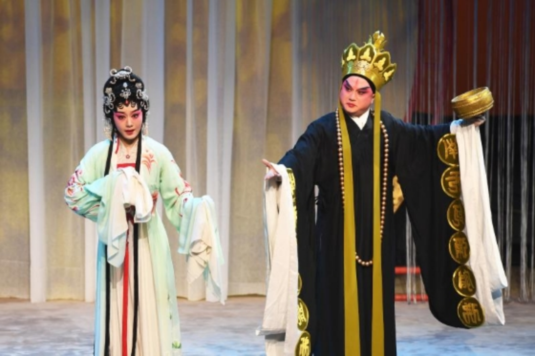 粤剧《白蛇传》剧照