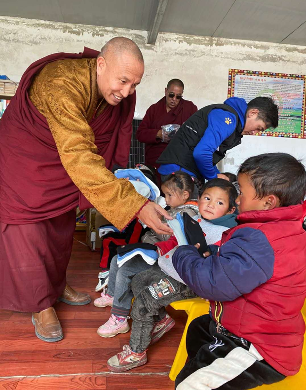 康囊赛尊喇嘛彭措仁波切