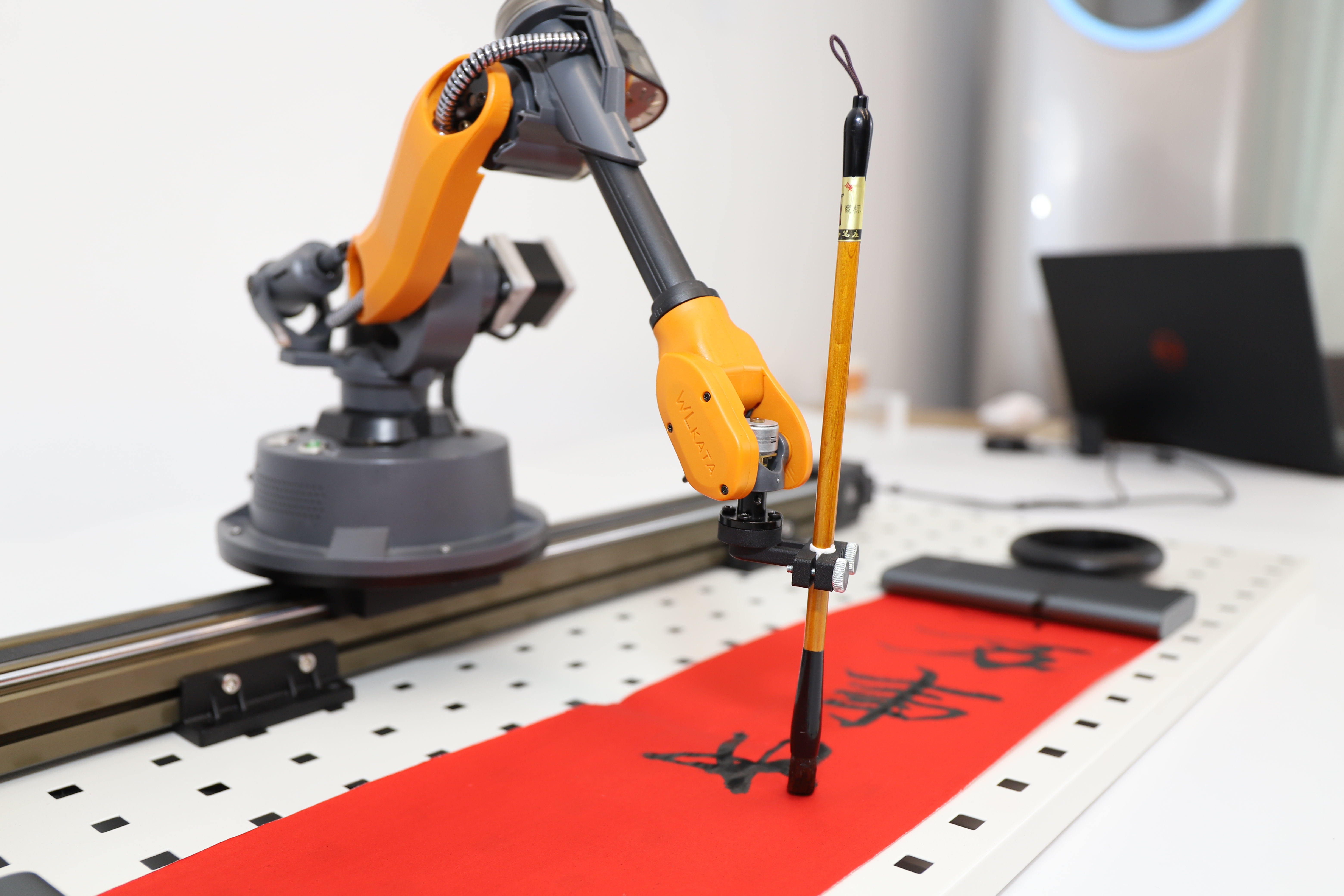 【tnw报道】工学生需要的工具—开塔mirobot 专业级6轴微型机械臂