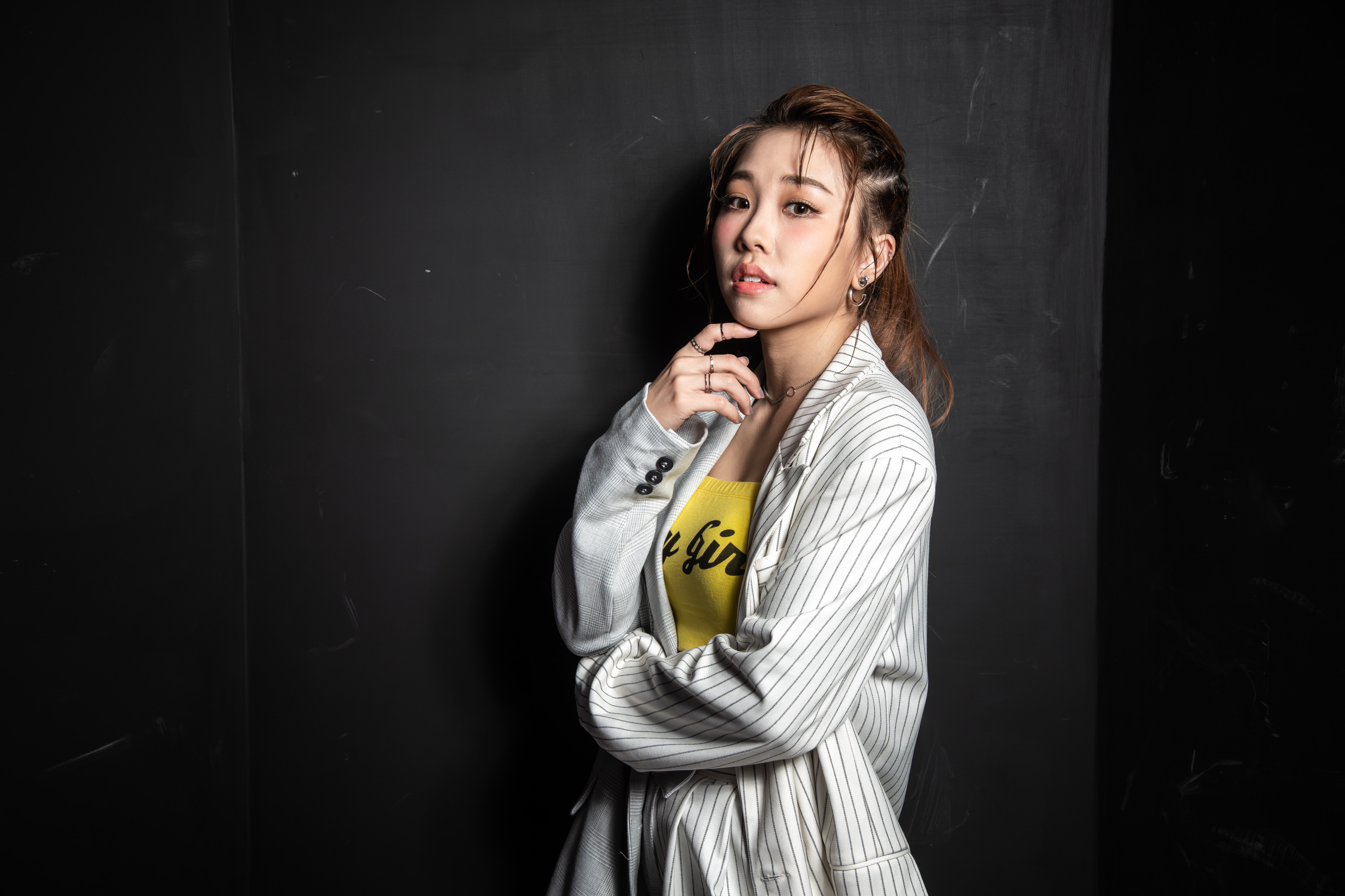 实力新人艾薇来袭!首次挑战演唱不插电《请离开我》诚意十足!