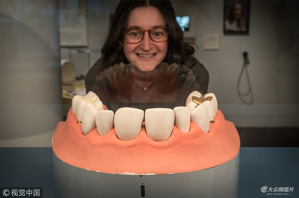 齿间艺术家世家口腔推荐另类"牙齿展"展示人类与虫牙斗争史__凤凰网