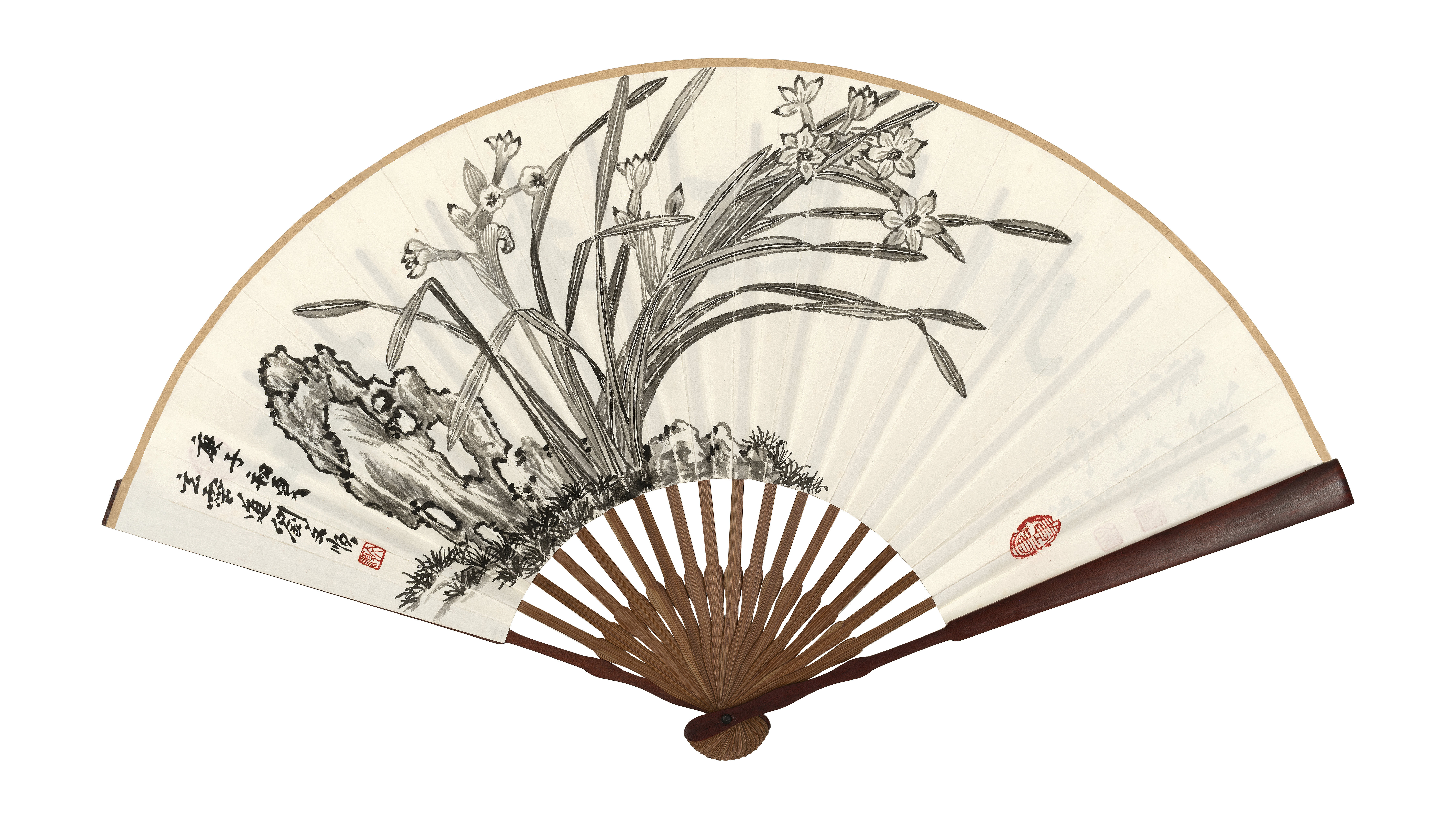 折扇上大下小,加之弧形的扇面造型,要求作画必须考究整体布局,使其