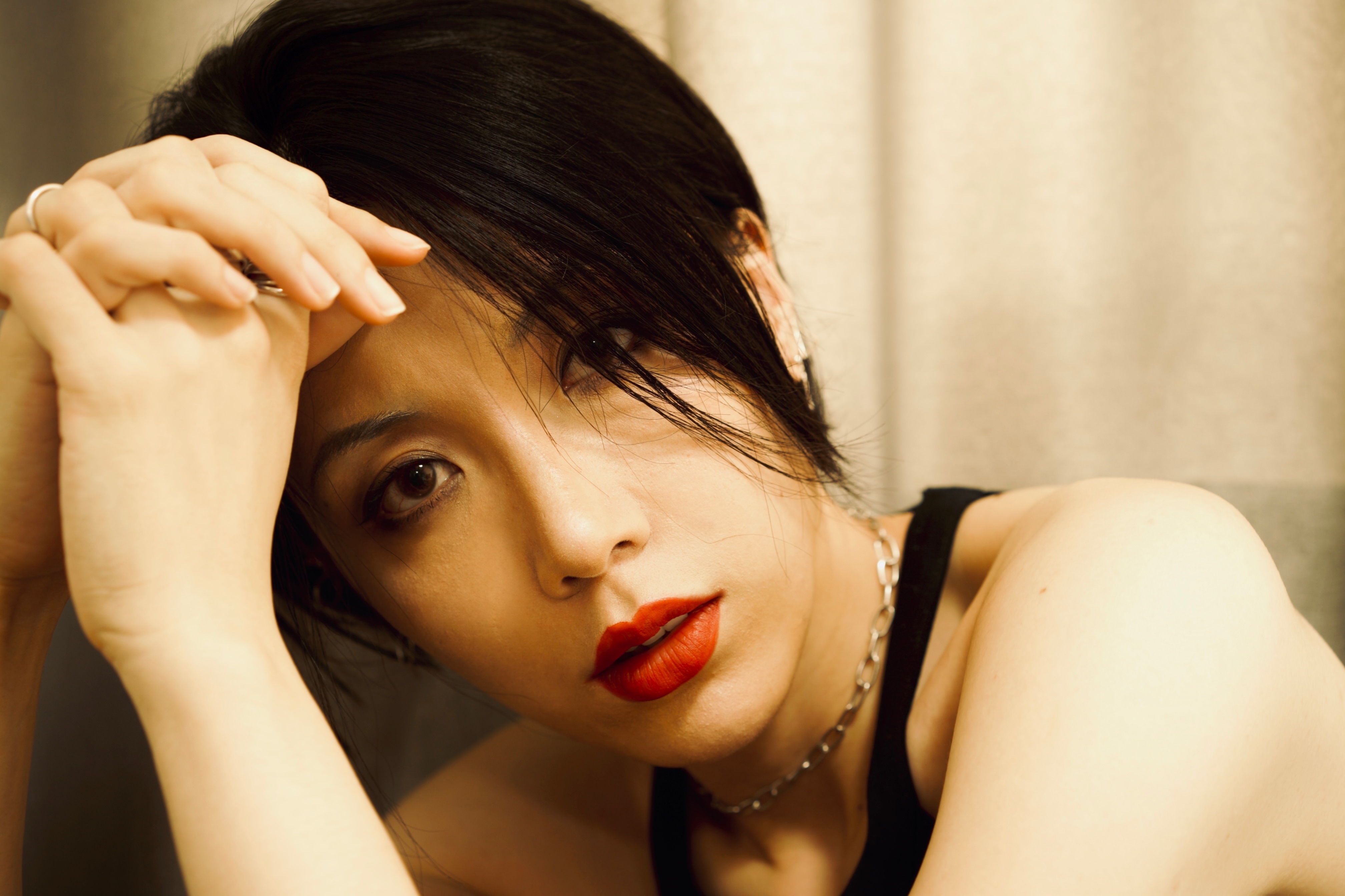 尼玛·央宗签约方华国际 磨炼一人千面的演技__凤凰网