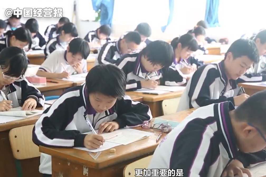 学霸被骂！衡水中学张锡峰爆金句，土猪拱白菜是现实还是低俗？
