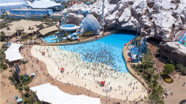 全民打卡!国内首个海岛雪山主题水乐园6月1日试运营