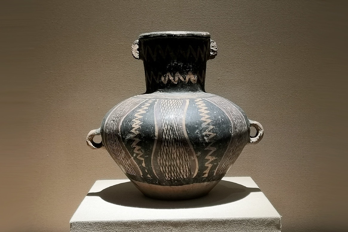 难以想象！5000年前古人设计的陶壶装饰图案如此时尚