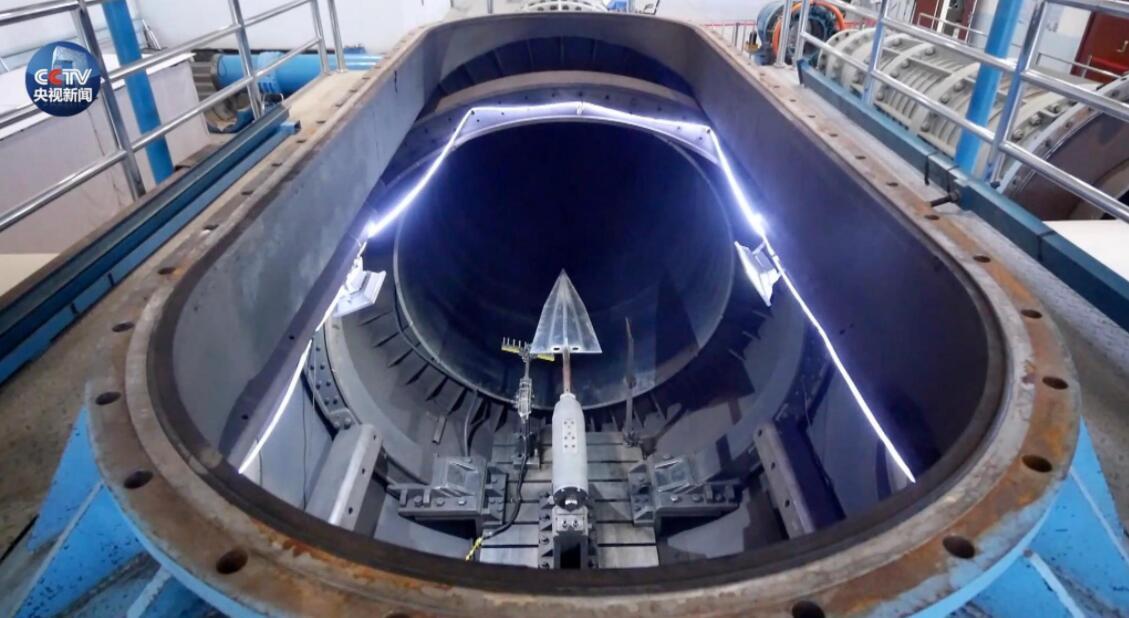 fl-62风洞投入工作,性能国际领先!西方认为我国六代机已启动