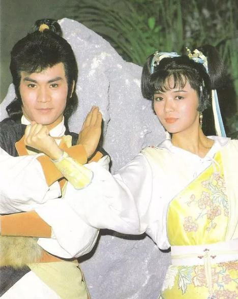 陈玉莲版黄蓉剧照,一人分饰三角的她,有违和感吗