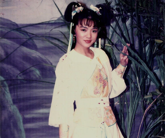 陈玉莲版黄蓉剧照,一人分饰三角的她,有违和感吗__凤凰网