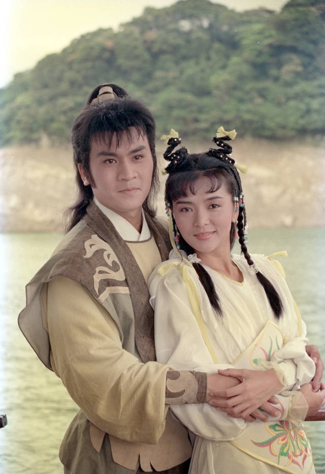 陈玉莲版黄蓉剧照,一人分饰三角的她,有违和感吗