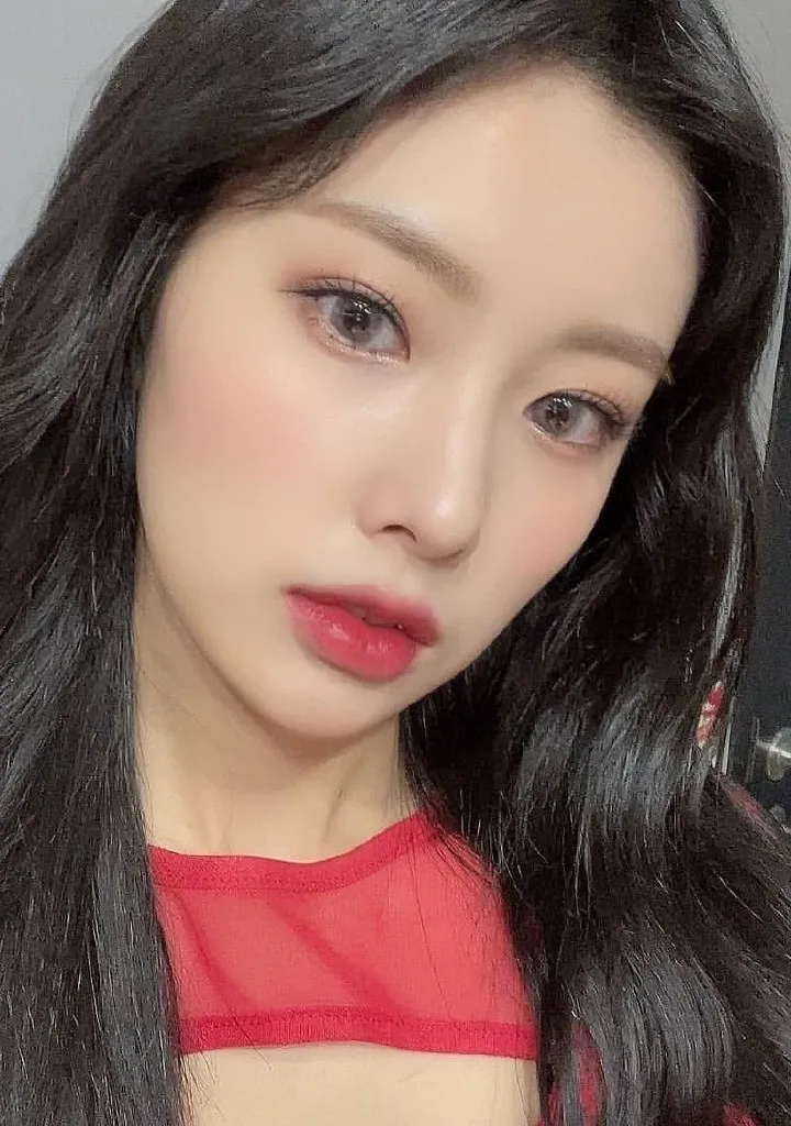 自拍赶超jennie,她终于不是小透明!