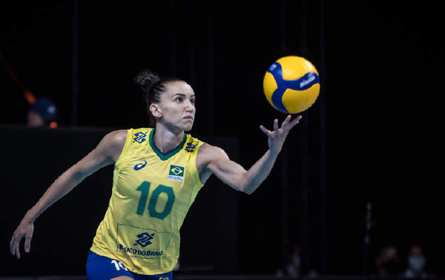 巴西女排公布奥运12人名单,40岁老将首次入围,谢拉遗憾出局__凤凰网