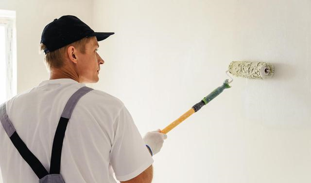 刷墙施工队人工费怎么算,成都90平米的房屋需要多少钱一平方米