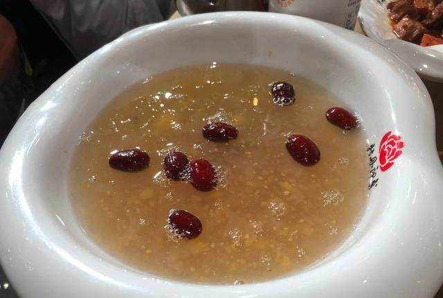 18道菜4道汤,22道菜菜799元,三线城市的婚宴菜实惠吗?