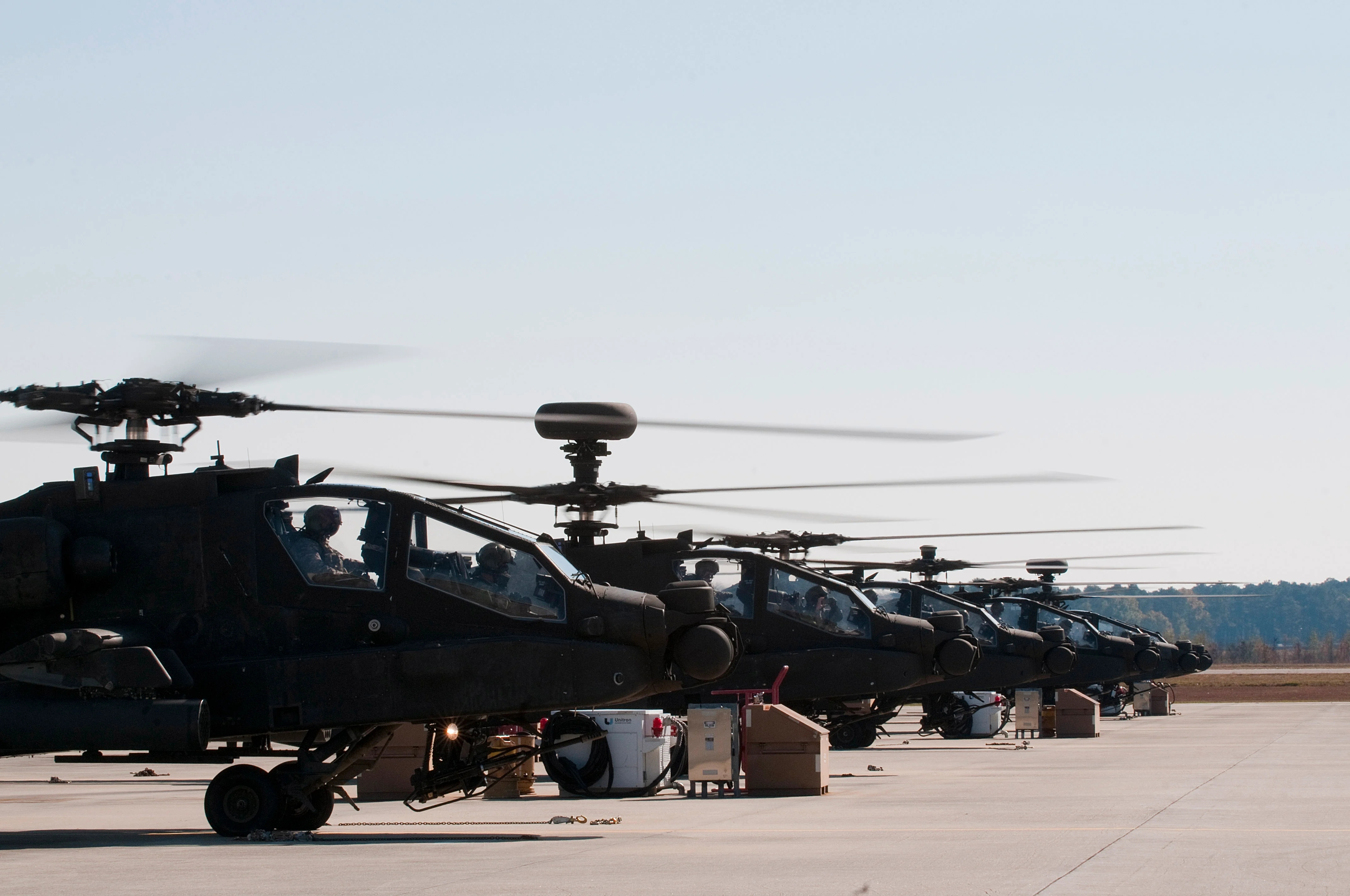 更高,更快,更远:阿帕奇武装直升机的未来