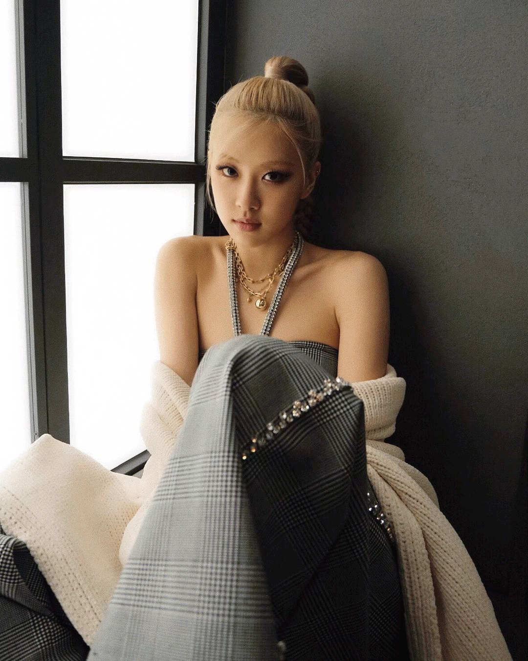 端肩 它是指肩膀高于普通水平线,也就是耸肩.