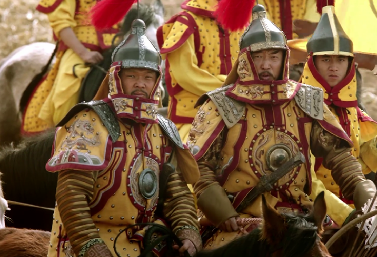 乾隆问武将要何赏赐,一个要美人一个要官,二人下场天差之别