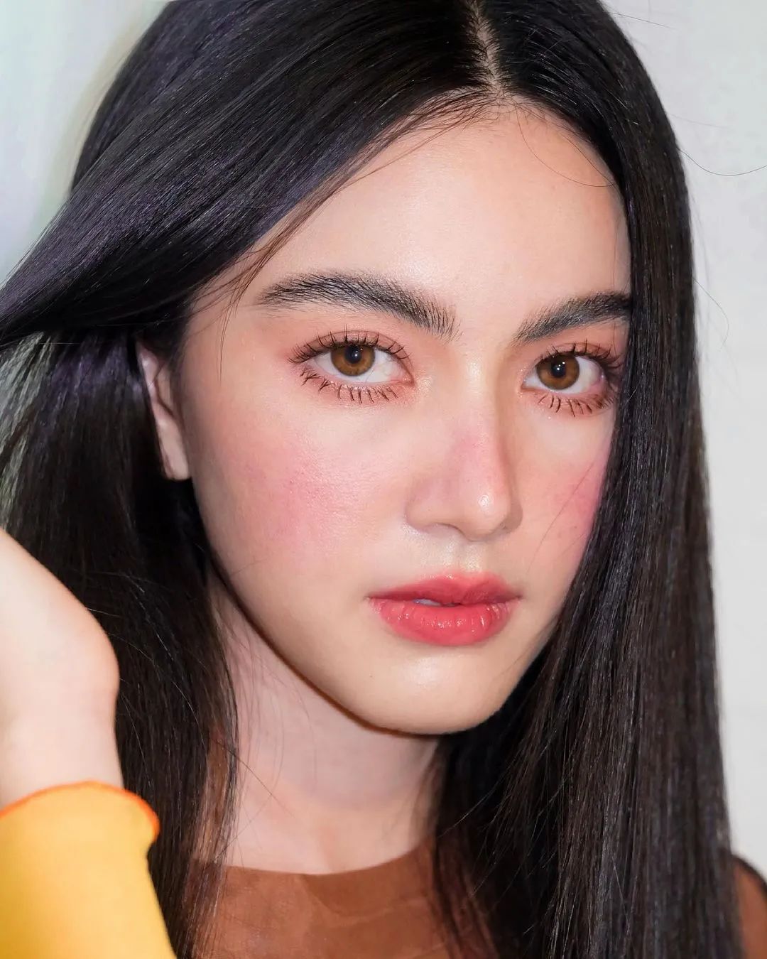 angelababy19岁的混血嫩模妆放到现在是什么水平?咋都在模仿她?
