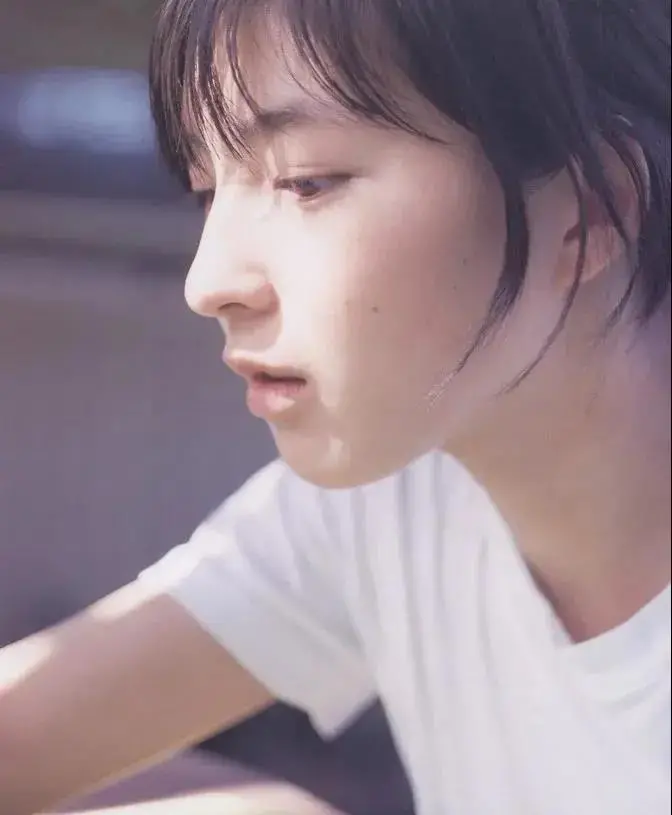 女明星拥有了"少年感"有多帅?张子枫可太绝了吧!