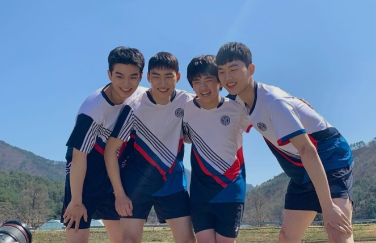 韩剧《球拍少年团》连续15集月火剧《第1位》