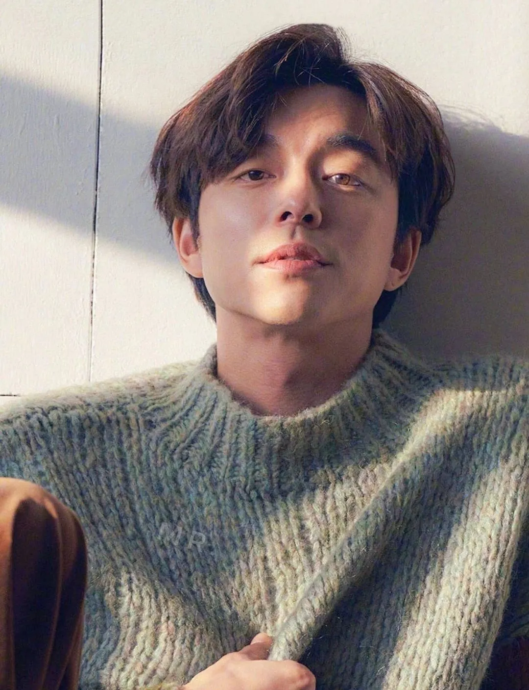 就连年过40的孔刘大叔,都有着成熟与少年感并存的矛盾特质.