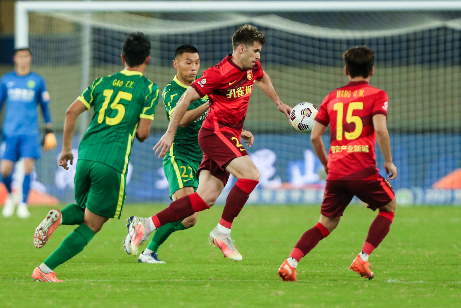中超-<em>梅</em><em>米</em><em>舍</em><em>维奇</em>中柱巴坎布失单刀 河北0-0国安
