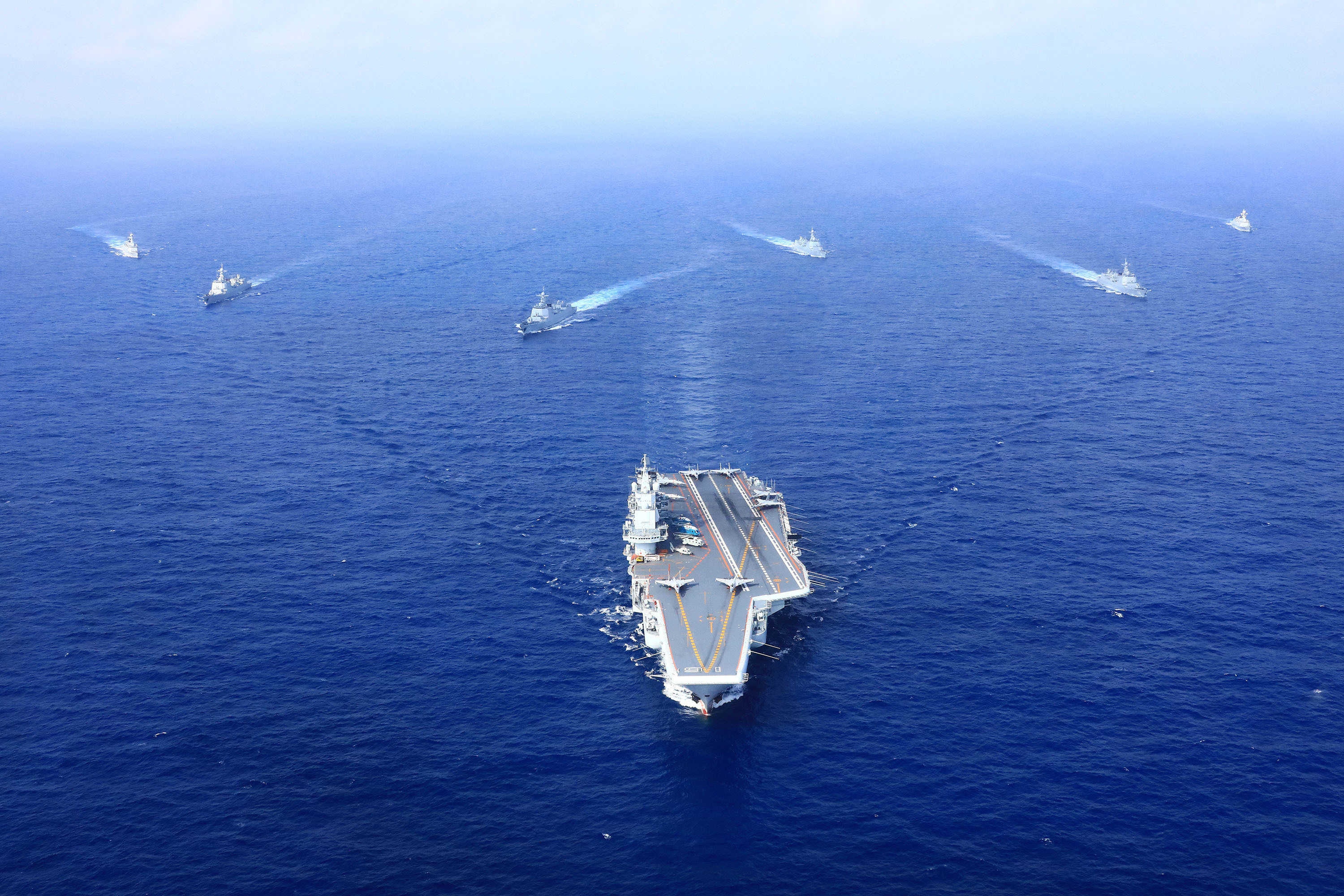 美国无力攀比,美媒曝中国海军舰艇超360艘,退出岛链是时间问题