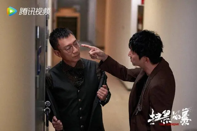 公平正义如同阳光!《扫黑风暴》好评出圈,这些素材细节感拉满
