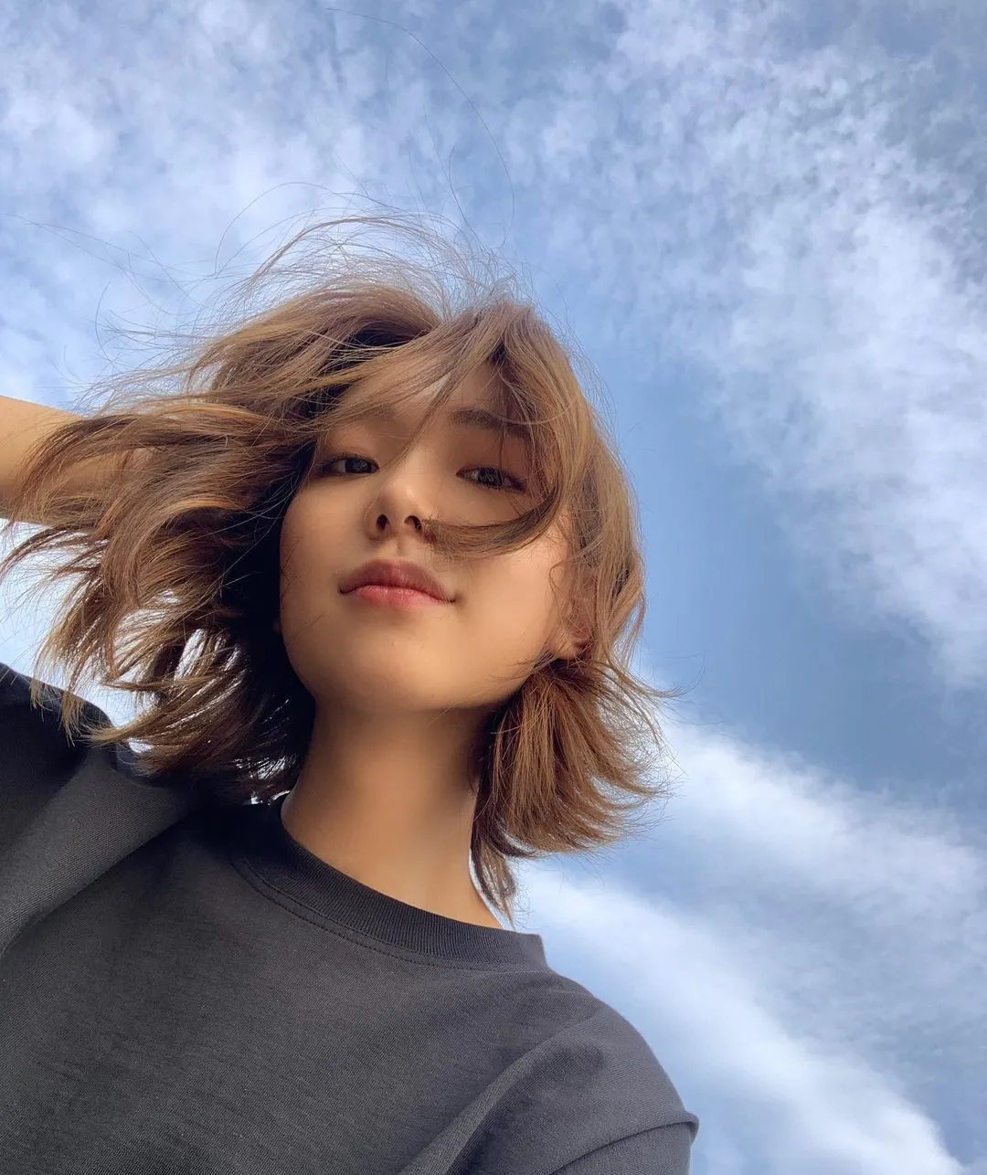 一脸硬伤,为啥还被dior,prada抢着宠?