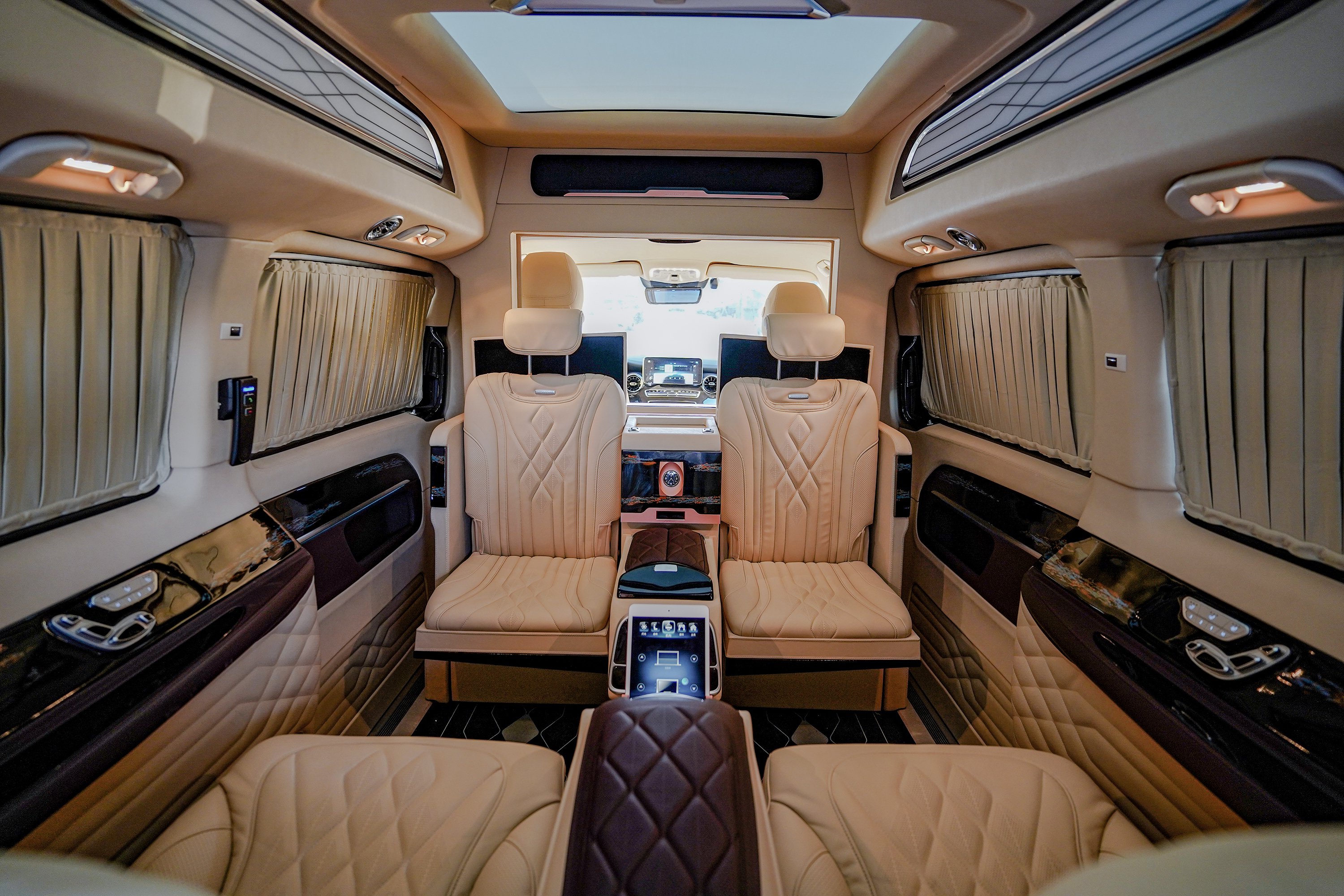 实拍4/6/7座豪华mpv,你最期待哪款?