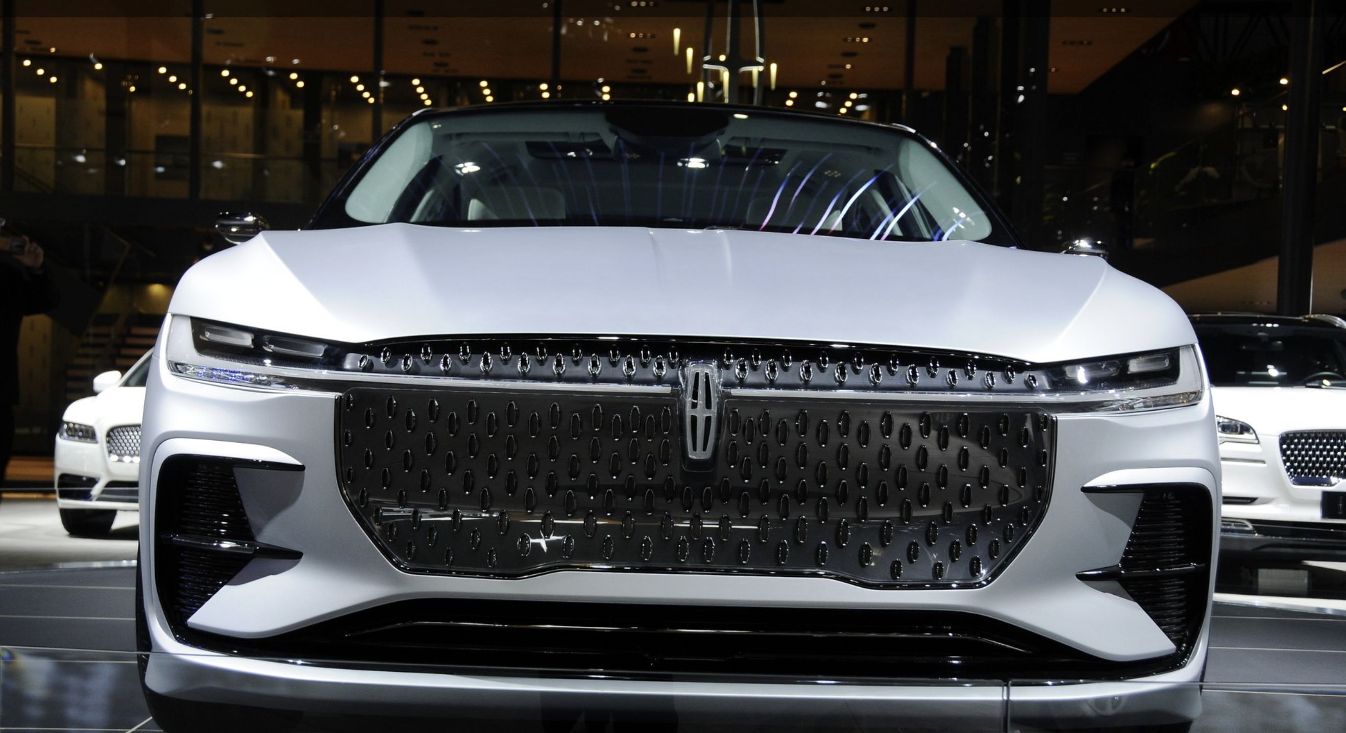 广州车展林肯发布2022 zephyr 轿车__凤凰网