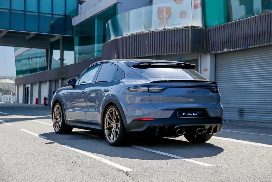 快上车全国首试保时捷cayenneturbogt
