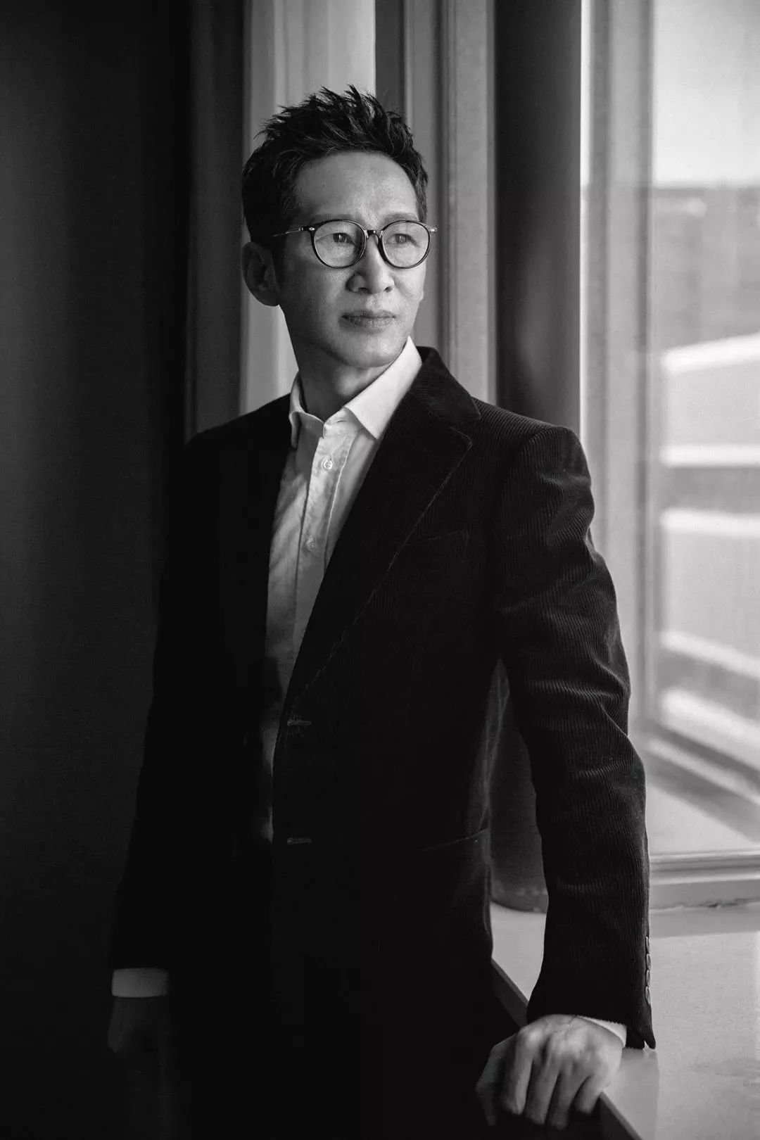 他是叔圈实力派男神！儒雅气质惊艳网友：当真一身风骨…_凤凰网