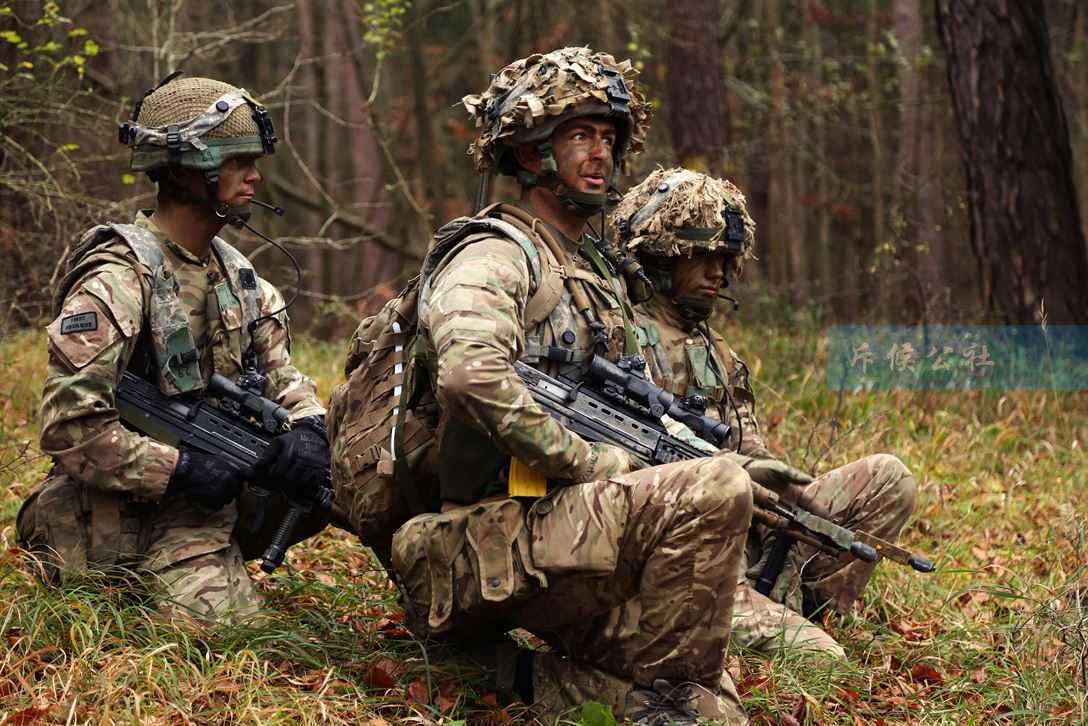 美英联军领衔演练特种侦察作战