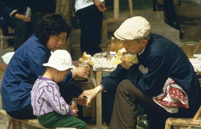 1980年中國的街頭小吃,你吃過嗎?