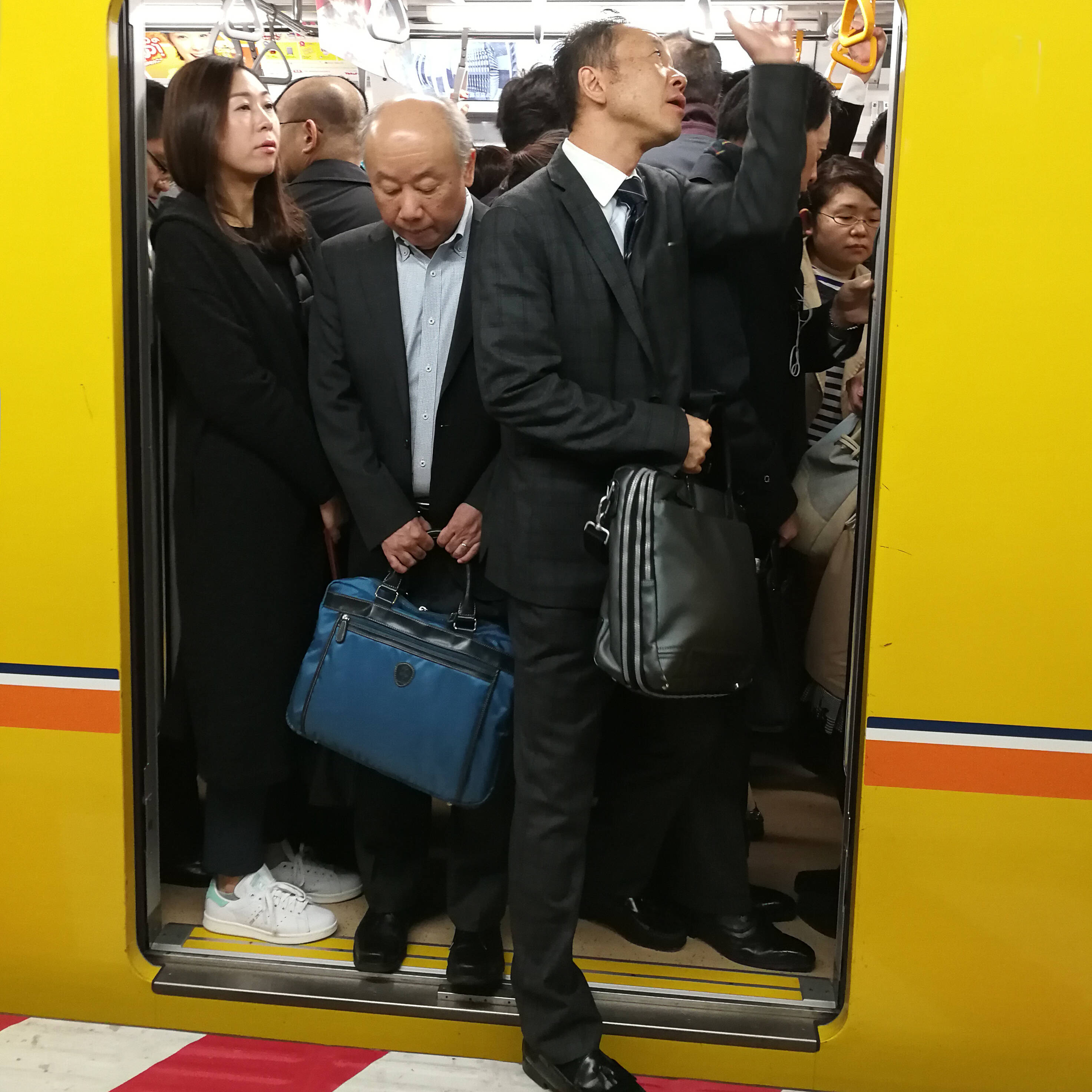 轨道上的日本：40个日本车站导览 - 知乎