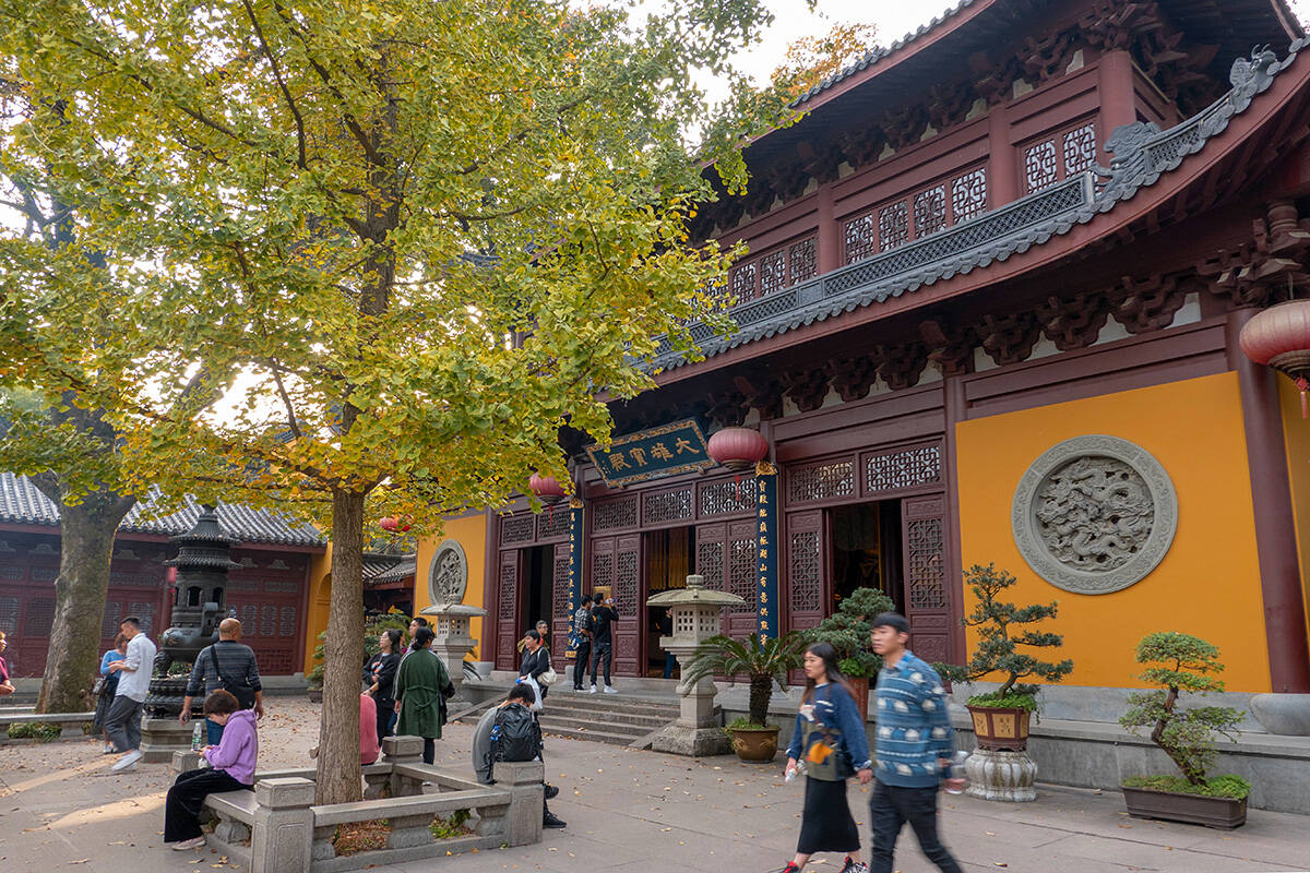 毗邻灵隐寺的东晋古刹,虽为复建,却有着中国最美寺庙之称_手机凤凰网