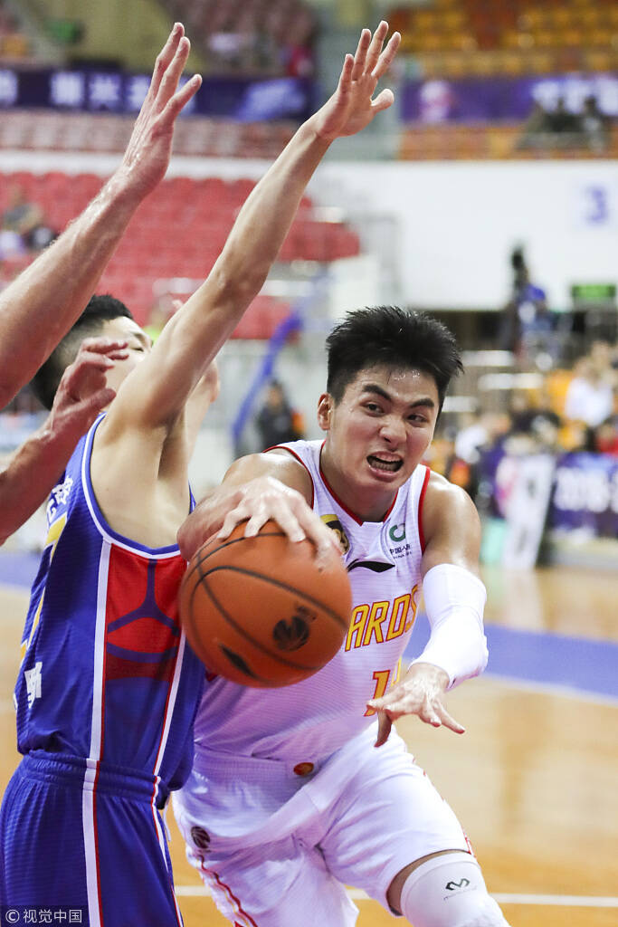 cba-伯顿38分 深圳狂砍152分胜天津