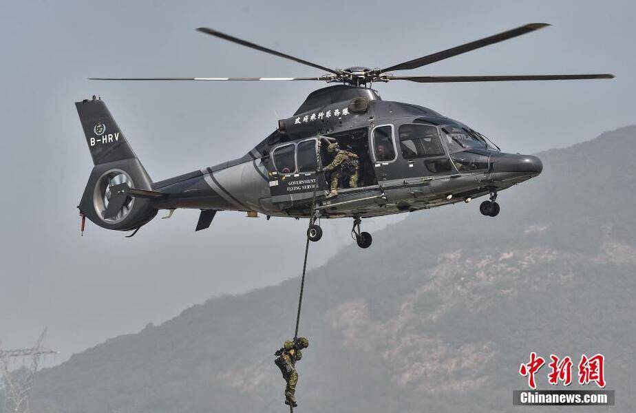 香港警队反恐演习瞬间_手机凤凰网