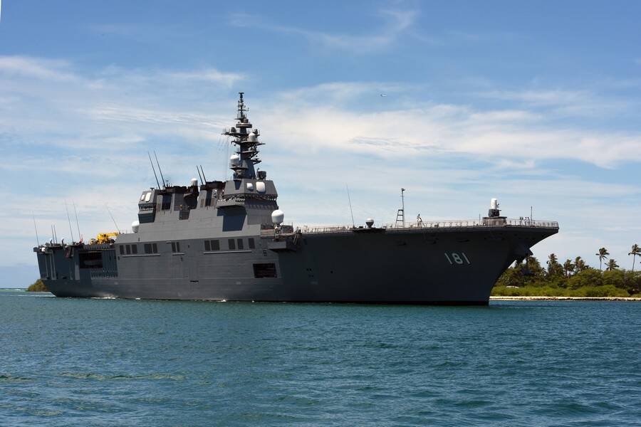 号补给舰(舷号966),长岛号潜艇救援舰(舷号867)驶入美国夏威夷珍珠港