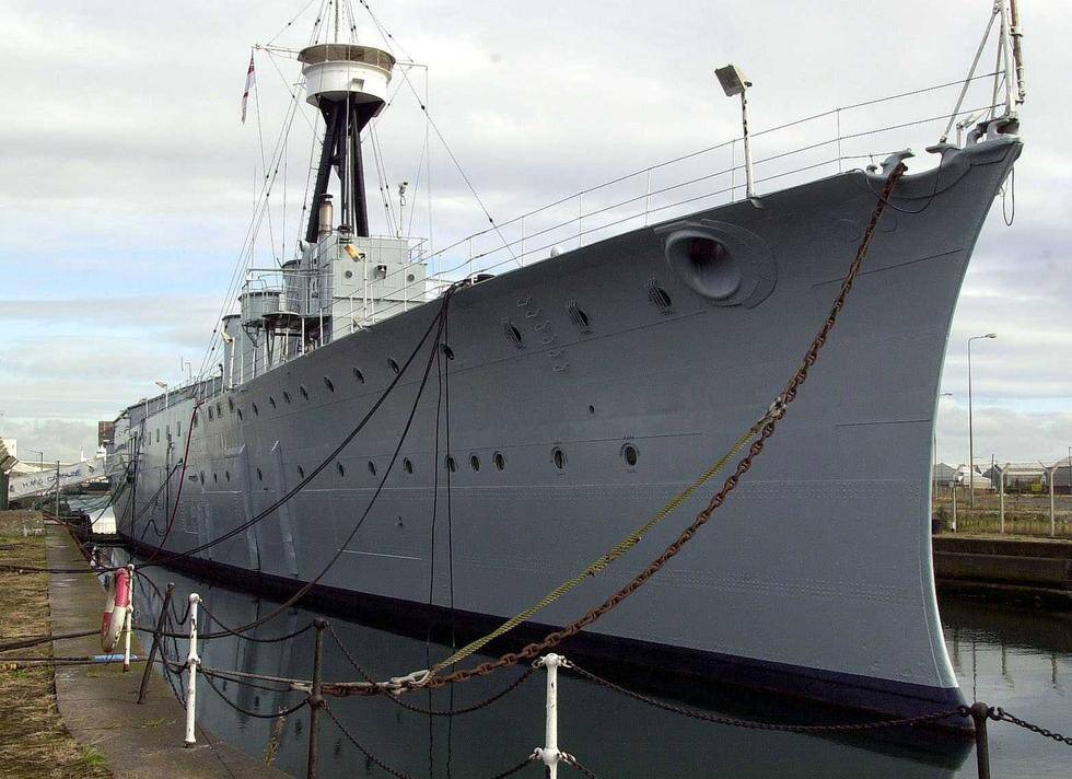 暴殄天物 英国一战老舰年久失修沦为海上办公室