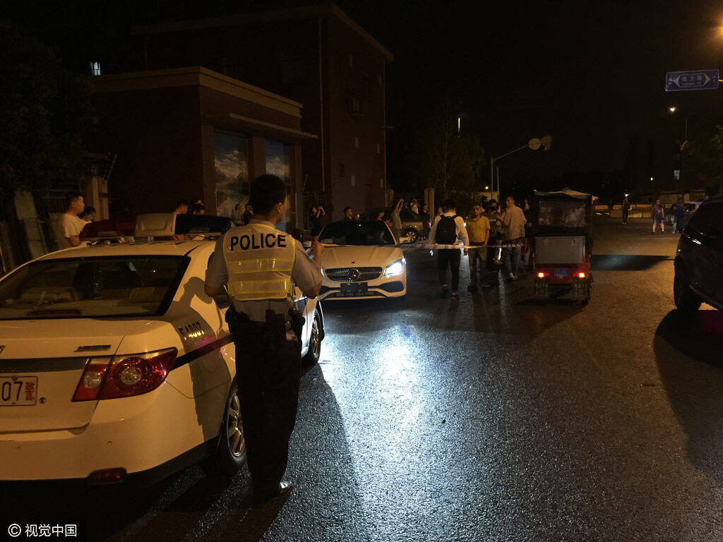 乔任梁意外死亡 别墅外现殡仪车