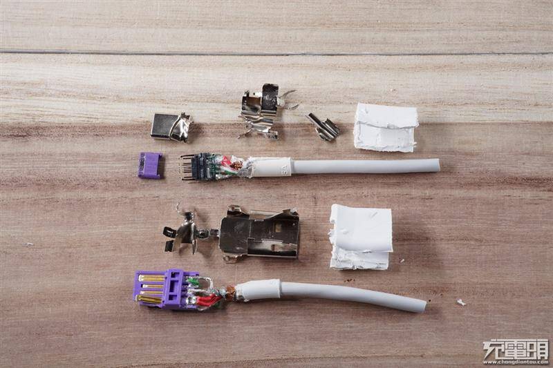 恐怖5a快充!华为mate 9原装数据线拆解