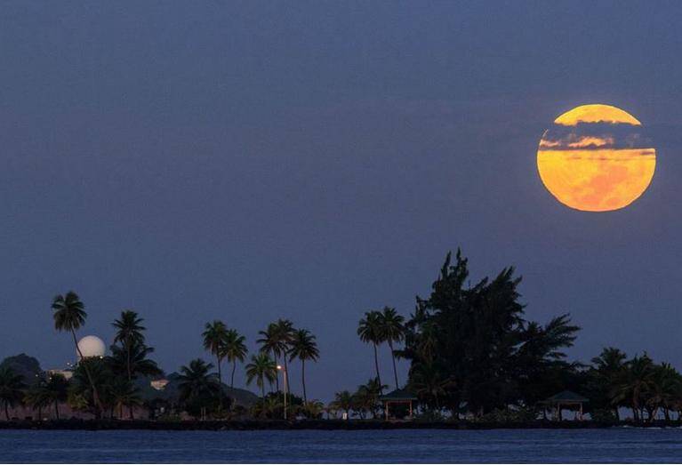 盘点世界各地超级月亮壮观美景