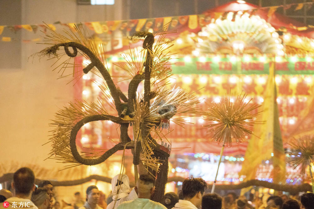 中秋香港看“大坑舞火龙” 体味百年不变的文化传承_手机凤凰网