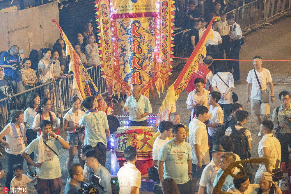 中秋香港看“大坑舞火龙” 体味百年不变的文化传承_手机凤凰网