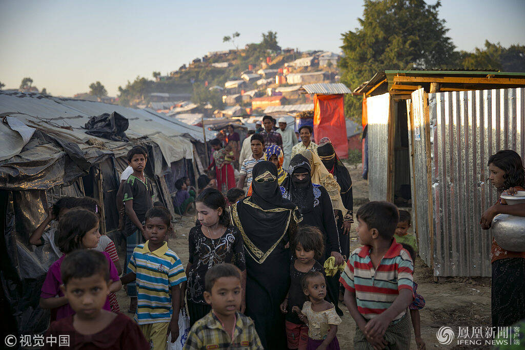 自8月下旬以来,已有超过62万罗兴亚人逃离家园涌入邻国孟加拉国.