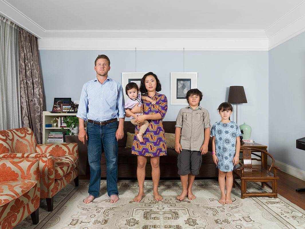 混血孩子漂亮又聪明?实拍世界各地的混血家庭_手机凤凰网